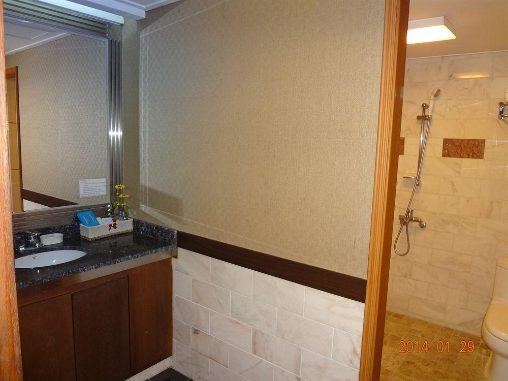 Diamond Tourist Hotel Puszan Kültér fotó
